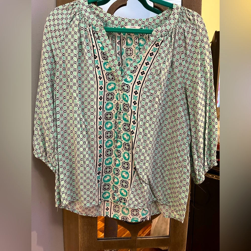 CROWN AND IVY ⚓️ cute and fabulous summer top!